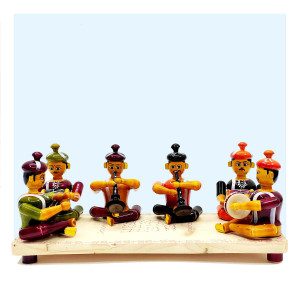 Etikoppaka Wooden Music Band Set – 7-Piece Traditional Lacquer Toy on Platform