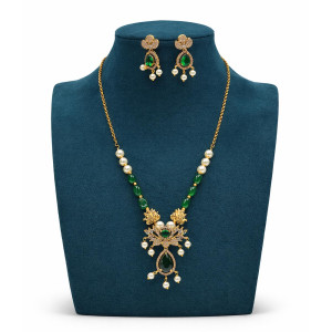 Emerald Pearl Pendant Necklace Set
