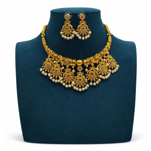Traditional Pearl Coin Necklace Set