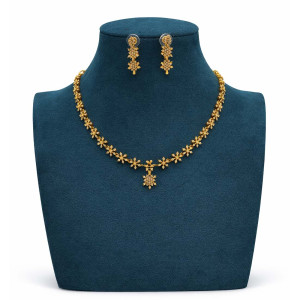 Delicate Floral Gold Necklace Set