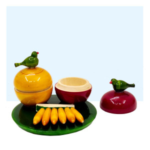 Etikoppaka Pasupu Kumkum Set with Banana Plate