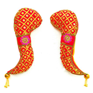 Traditional Padi Gavvalu Decor – Red & Gold (Set of 2)