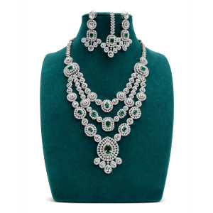 Elegant Emerald Diamond Bridal Necklace